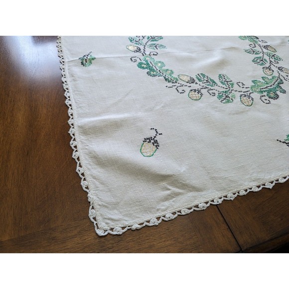 Vintage Linen Hand Embroidered Crocheted edge square tablecloth & napkins 33x34" - Picture 9 of 11